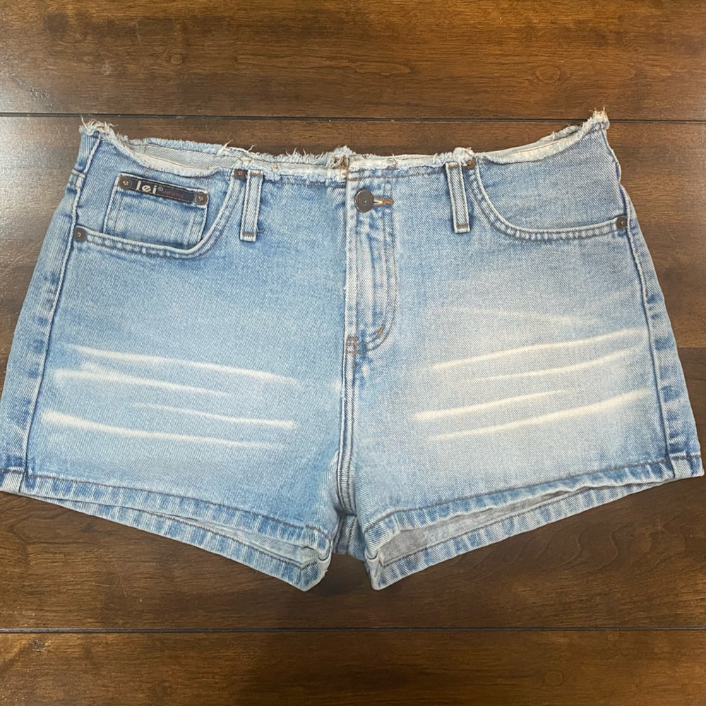Vintage l.e.i. Denim shorts Low Rise